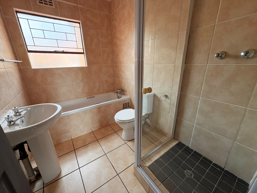 2 Bedroom Property for Sale in Vaalpark Free State